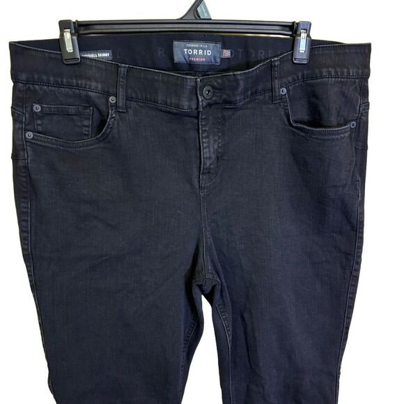 Torrid Bombshell Skinny Stretch Jeans - Black - Size 22 - Picture 2 of 7